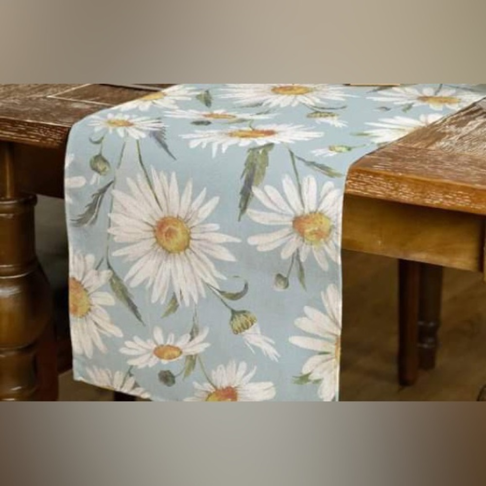 Blue daisy’s table runner.